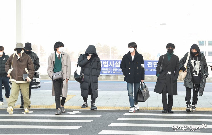 200220 방탄소년단 (BTS) in 공항 2