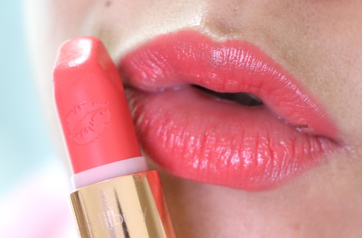  [직구템] Charlotte Tilbury 샬롯틸버리 핫 립 립스틱 브라이트 HOT EMILY 코랄 덕후라면 구입하세요
