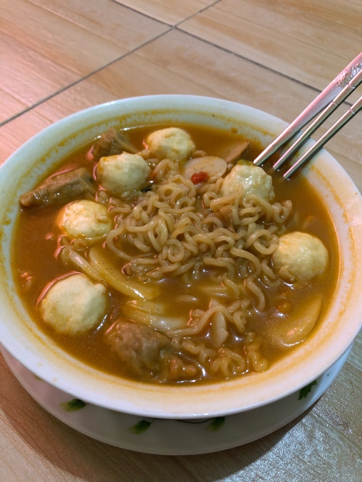  필리핀. 라면탕과 '끼끼암'