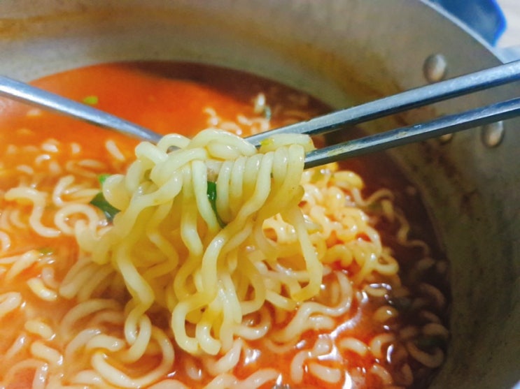  불타는 고추짬뽕 이거 신상라면 맞는지