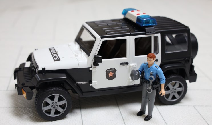  [브루더 경찰차 (BR02526)] Jeep Wrangler Unlimited Rubicon : 장난감 자동차 디테일의 끝판 왕