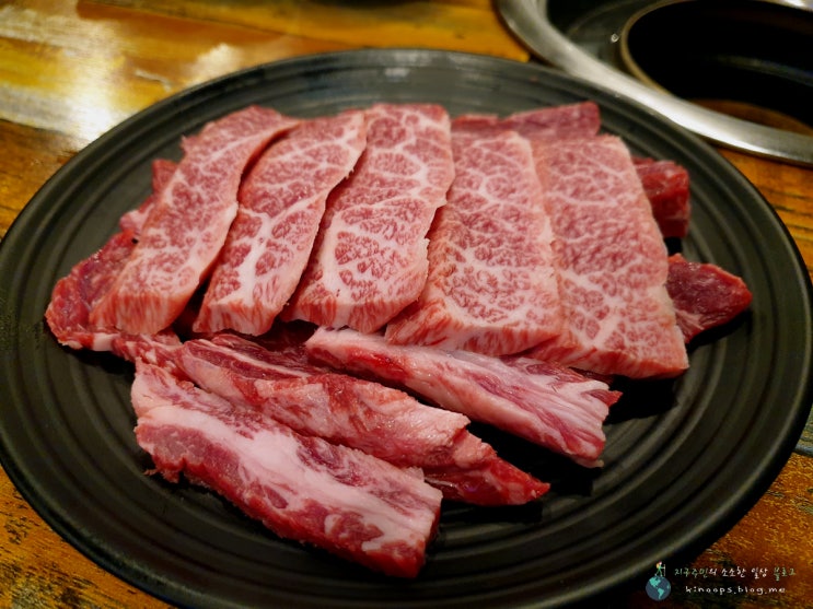  신사역 소고기 신사고집에 다녀왔습니다.