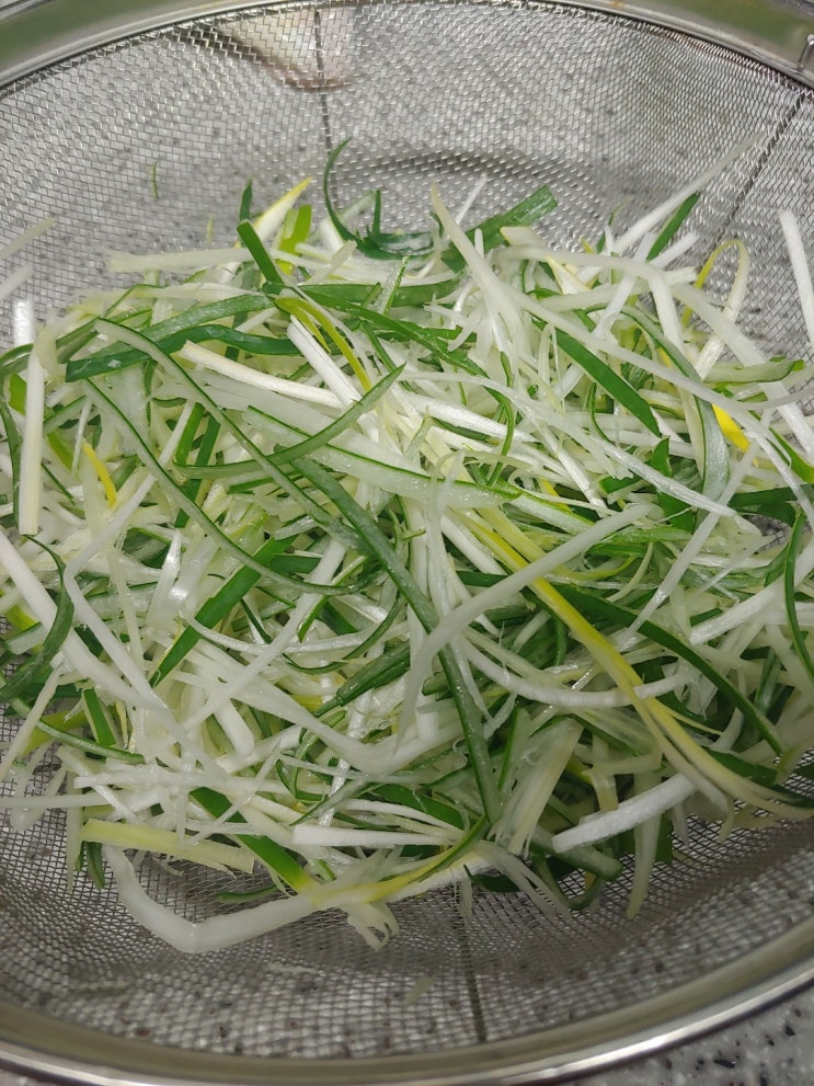  [파채 썰기]파채 써는법/그냥 칼로 써는법/파채칼 사용법/고기 파채/파채 준비하기