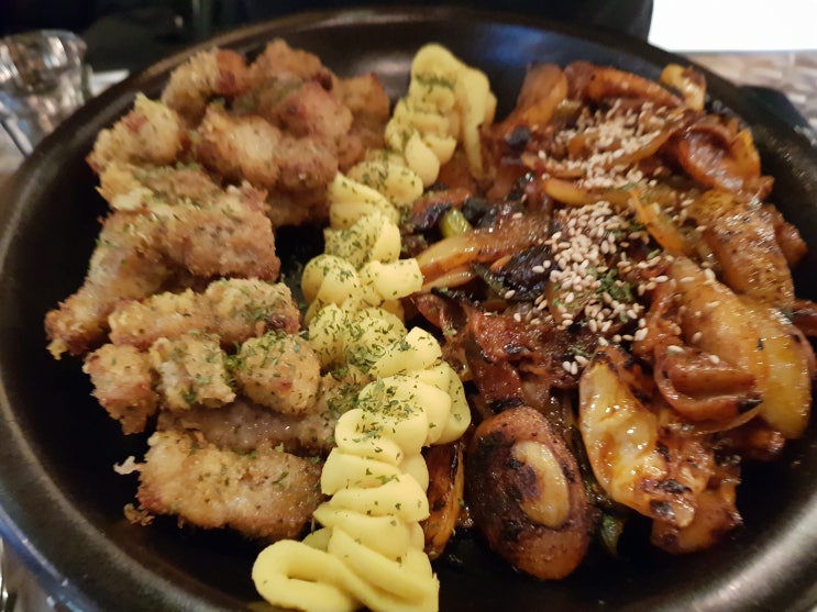 부산수영술집 이십칠 오빠삼과 직화불곱창 먹방 부산수영술집 이십칠 오빠삼과 직화불곱창 먹방