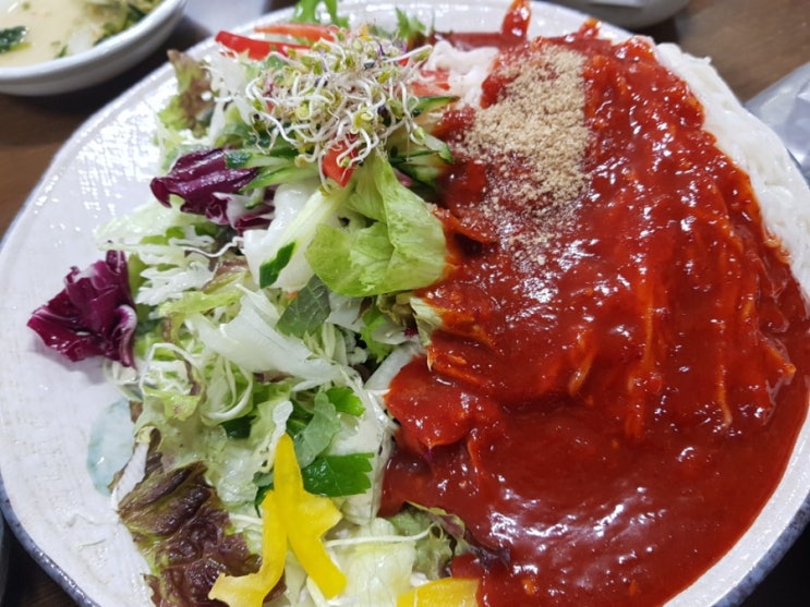  비빔국수와 칼국수가 맛있는 수영맛집 국수명가