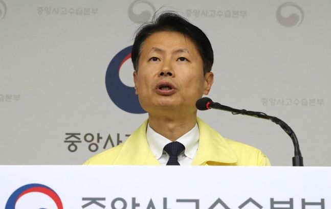 “코로나19 중증환자 9명 중 1명 인공호흡기…상태 심각”