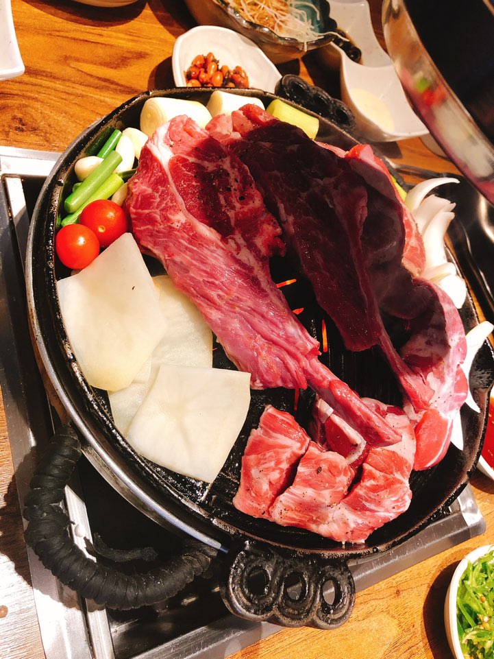  오랜만에 먹는 양고기 입에서 살살녹네!