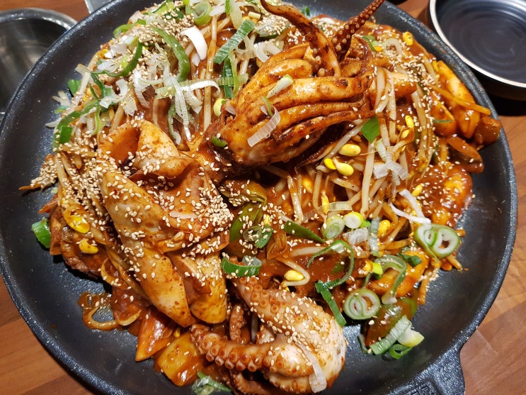  본가 왕뼈 감자탕 신 철판 쭈꾸미 - 수원 송죽동 맛집