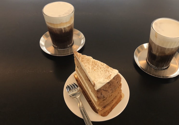  시흥 물왕카페 아인슈페너 맛집 커피와일드 :)