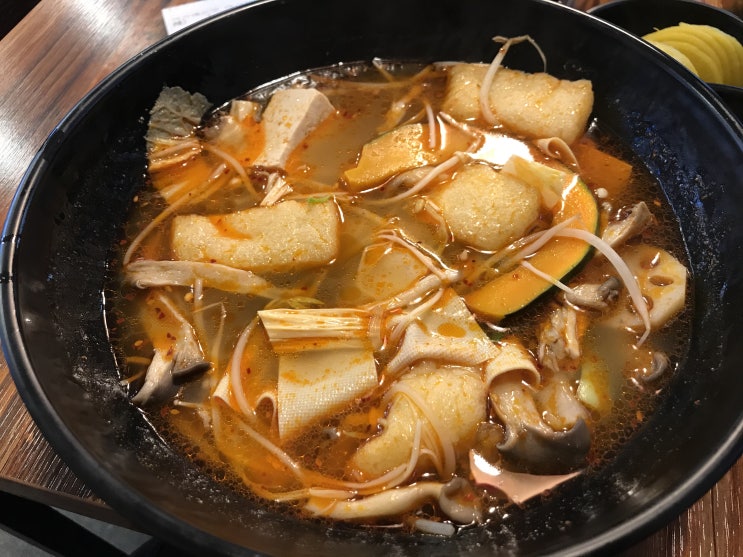  채식 마라탕 & 꿔바로우 손오공 마라탕 (서울 강남, 홍대)