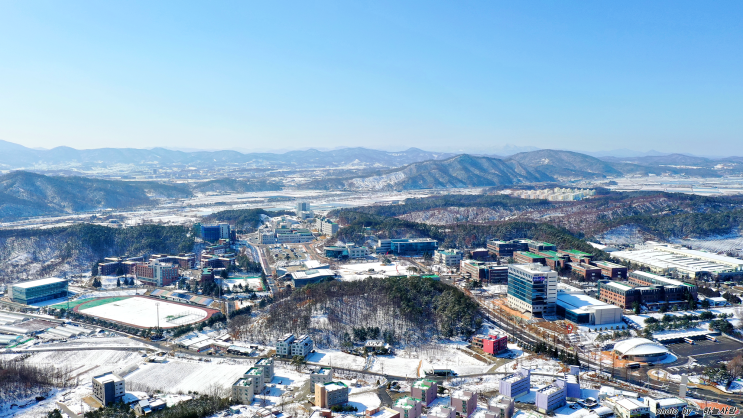  한국기술교육대학교 코리아텍의 겨울풍경.