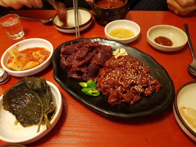  당일 도축하여 배송되는 신선함 상봉 함평국밥 육사시미 육회