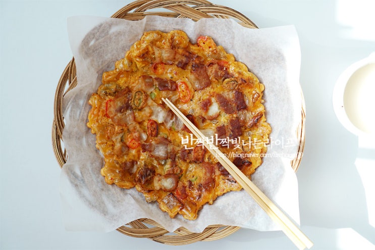  김치전 만들기 , 대패삼겹살을 넣어 바삭 고소해요