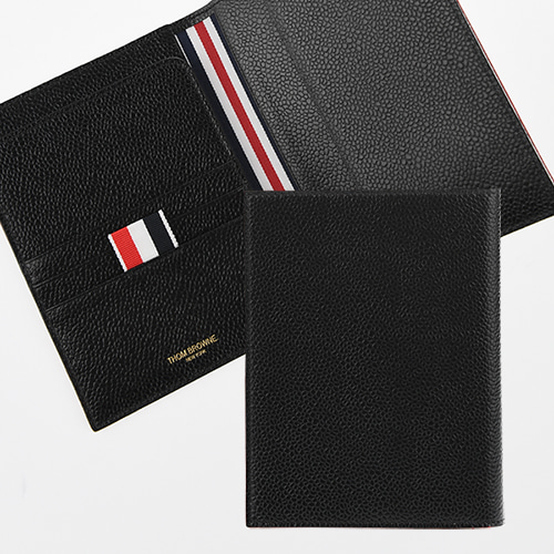   럭스앤홀릭 19FW 톰브라운 MAW034A 05581 001 19F 여권지갑
