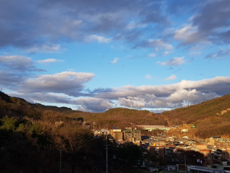 먹구름, 비개인 오후