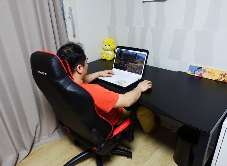  게이밍책상 견고하고 넓은 제닉스!