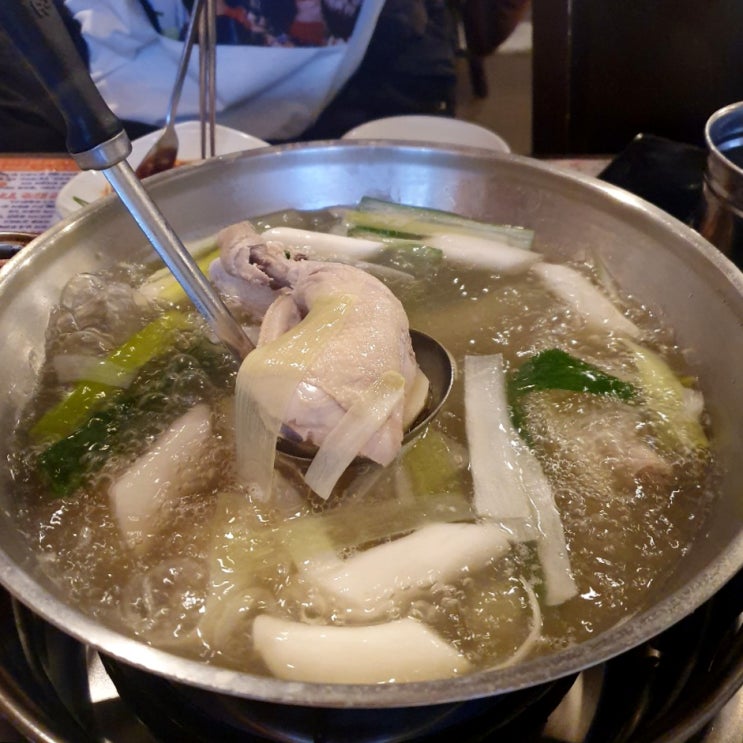  신촌역 맛집 :: '유닭스토리' 닭한마리 맛집