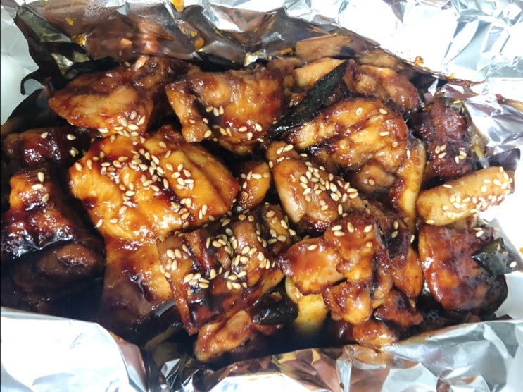 청주 용암동에서 숯불치킨 먹었어요. From.사대부숯불치킨(배달의민족) 청주 용암동에서 숯불치킨 먹었어요. From.사대부숯불치킨(배달의민족)