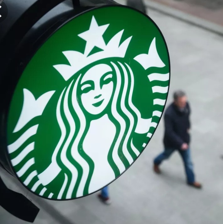 위기는 기회? 금팔고, 스타벅스 주식 사모으기?