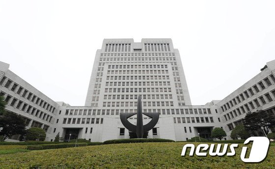 살해당한 근로자 보험금…청구권 포기한 가족도 상속자격 / 대법 "청구권 포기했다고 단정 어려워…경위 밝혀야"