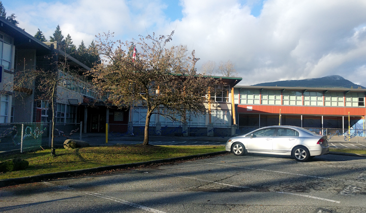 [동영상]  North Vancouver 린벨리 지역에 있는 East View 초등학교 투어