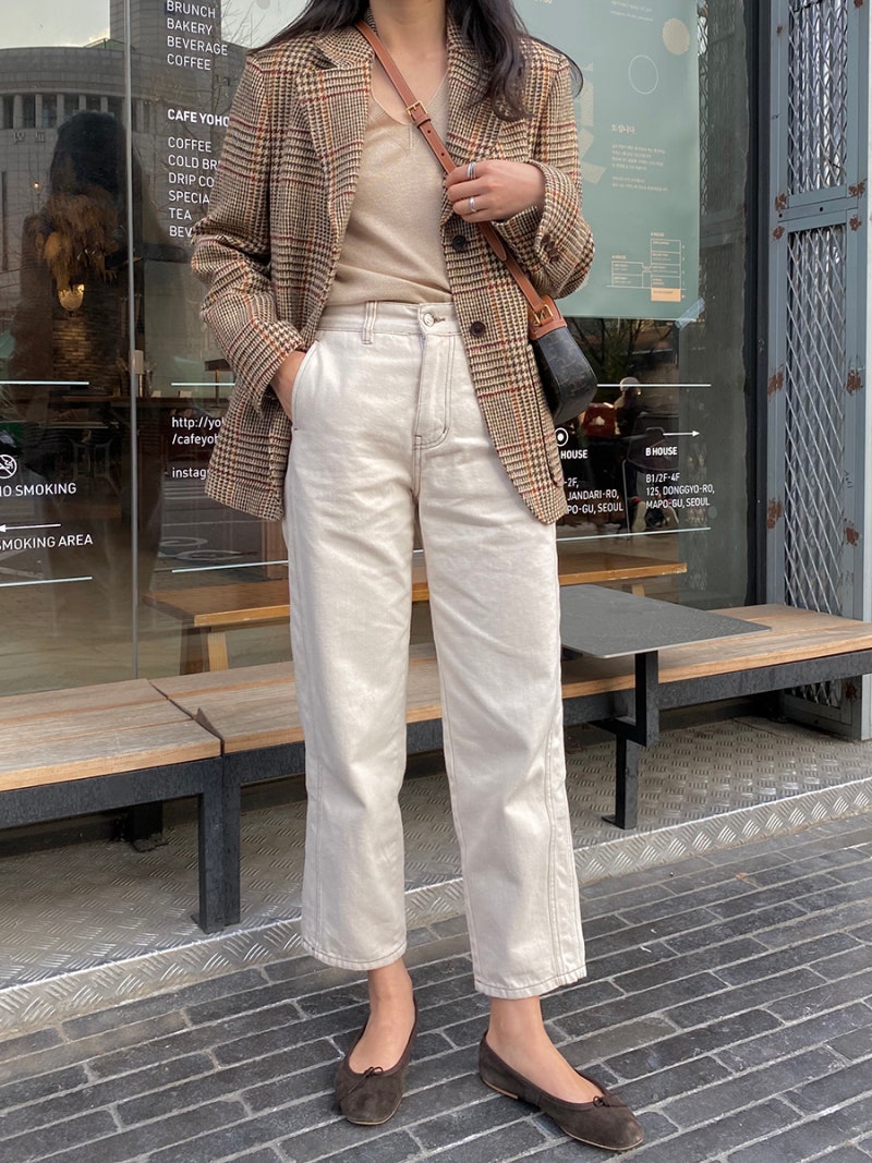 딘디 데일리룩 - 리플레인 해리스 트위드 자켓, 마조네 크림팬츠, 셀린느 트라이엄프 캔버스 카메라백과 함께한 여자 크림진 코디 :  네이버 블로그
