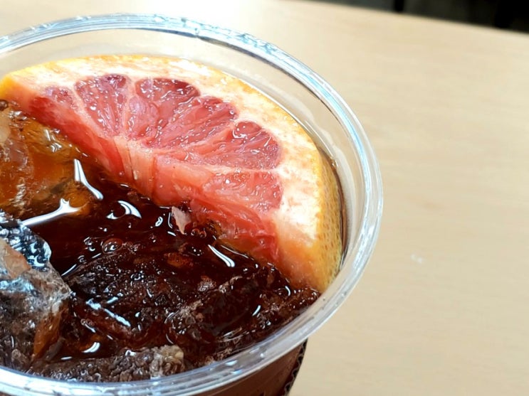  강남 브루클린커피랩, 자몽피치 아이스티 강추