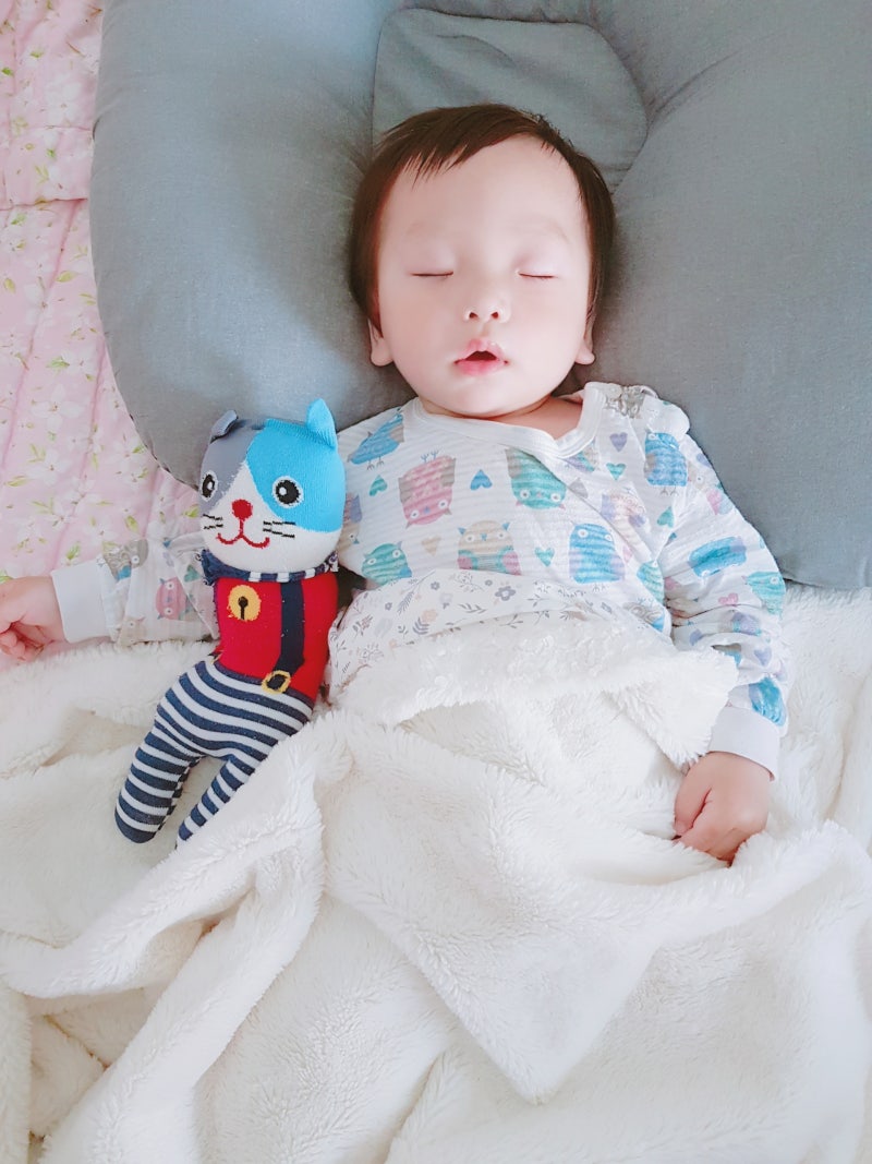 아이가 자다가 깨서 우는 이유 8가지! 당황하지 마요~ : 네이버 블로그