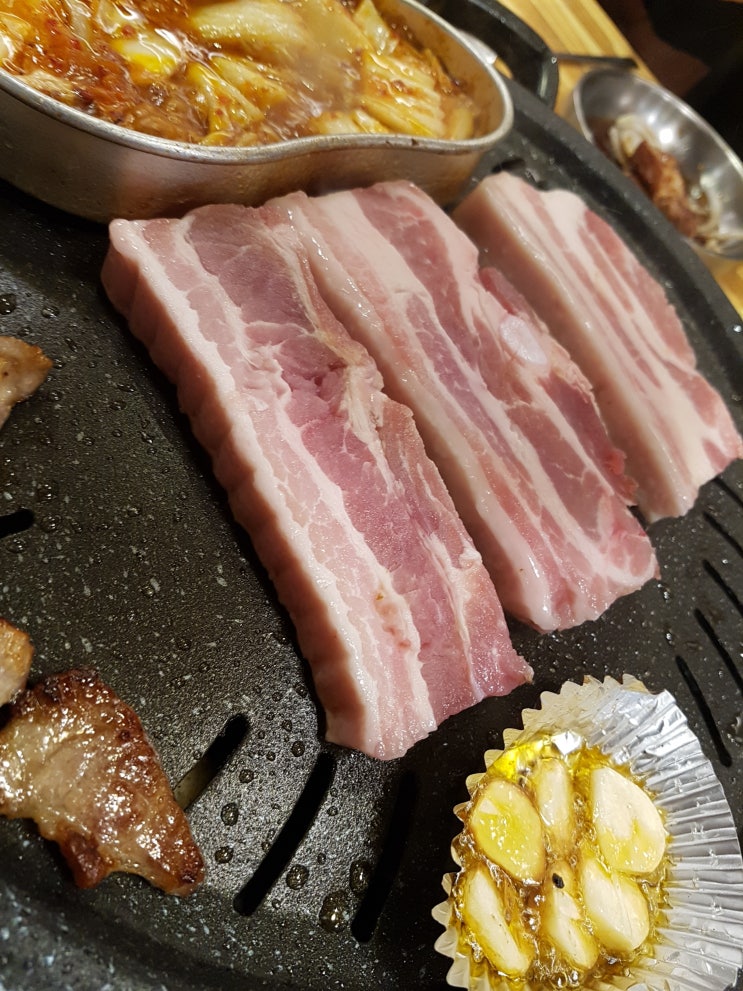  청라 삼겹살 무한리필, 웃으면돼지