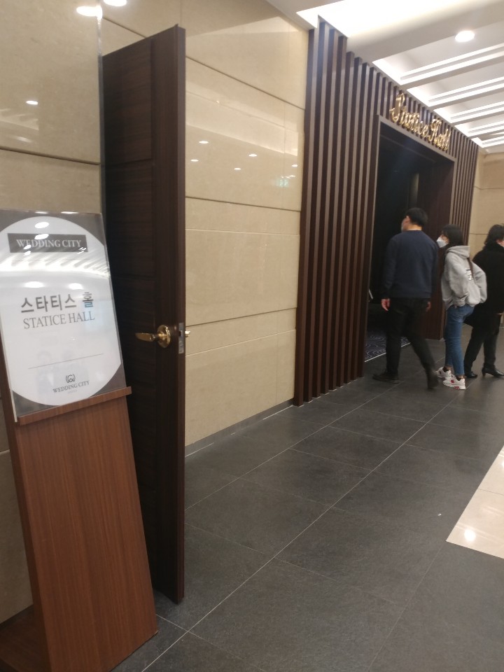  웨딩홀투어후기: 신도림 '웨딩시티' 스타티스홀 포토테이블 및 신부 보조대기실