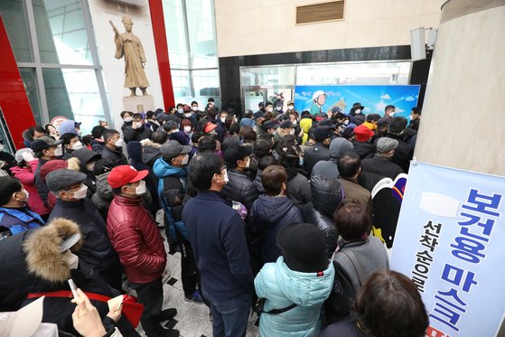산업시대엔 모아야 했다면, 코로나시대엔 다시 흩어 놓아야만 하는 것이 아닐까? 산업시대엔 모아야 했다면, 코로나시대엔 다시 흩어 놓아야만 하는 것이 아닐까?