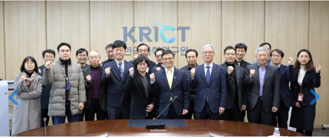  코로나항체 무력화하는 항체 찾았다는데,백신은언제?