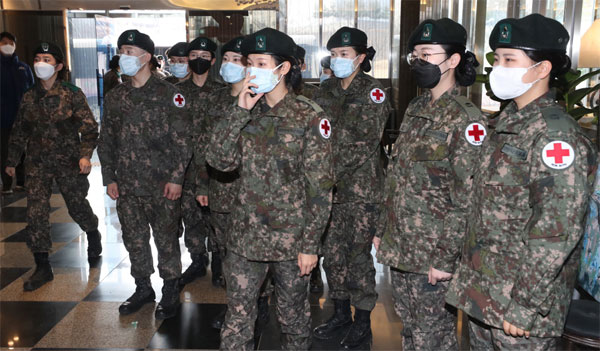 인스턴트 컵밥에 우유…대구 코로나 병동 간호사의 도시락 인스턴트 컵밥에 우유…대구 코로나 병동 간호사의 도시락