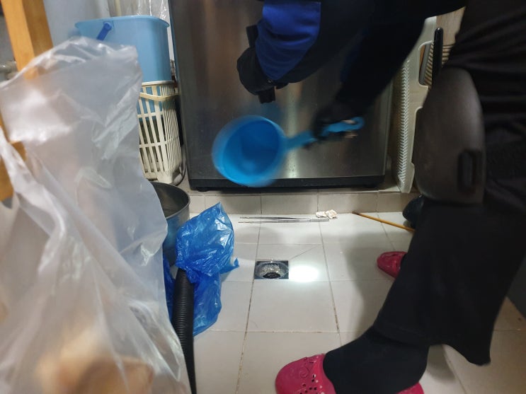 하수도 배관 세척을 통해서 싱크대를 뚫었어요