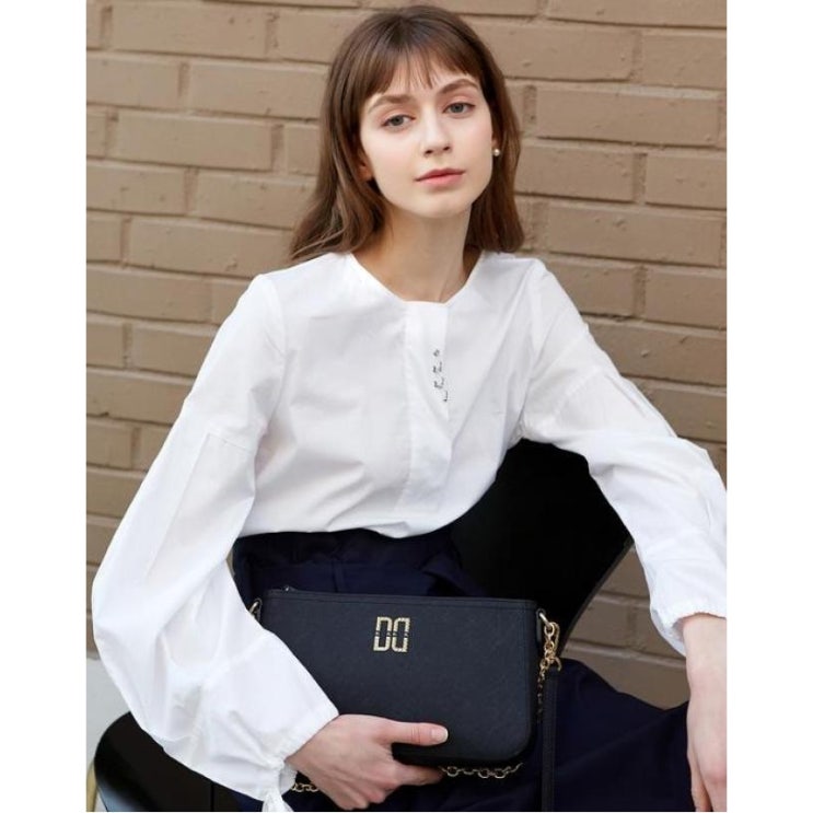 닥스 악세서리 여성 18FW 블랙 골드DD 가죽 체인 숄더백 WCBA8F801BK 추천해요 닥스 악세서리 여성 18FW 블랙 골드DD 가죽 체인 숄더백 WCBA8F801BK 추천해요
