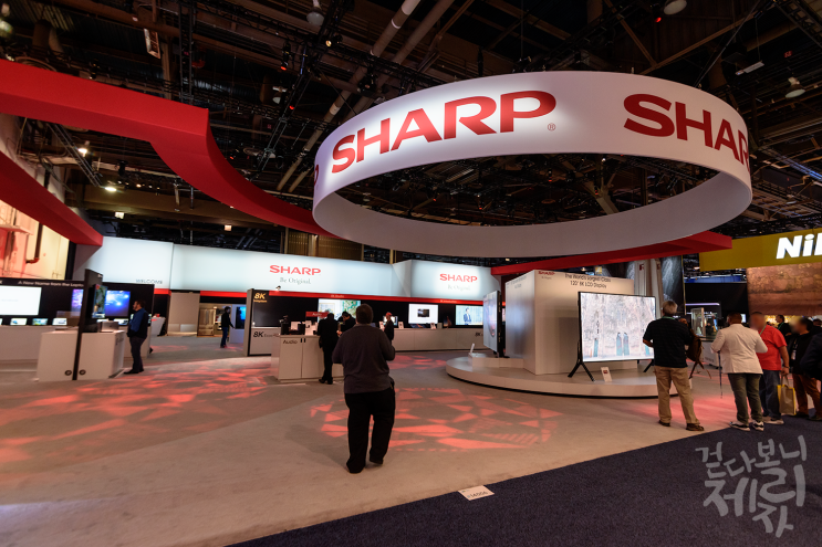 [CES2020] LG 부스를 보고 나면 조금 애매했던 SHARP.
