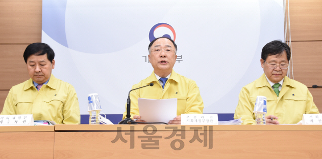  만7세 미만, 월 10만원 지역상품권 지급,,,  민심얻기인가?