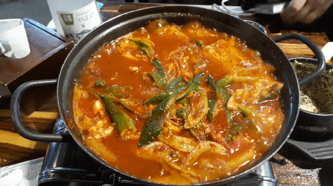  당일바리 횟집서귀포시 안덕면 갈치조림 맛집 사장님이 직접 잡아 올린 싱싱한 자연산 횟감 가득