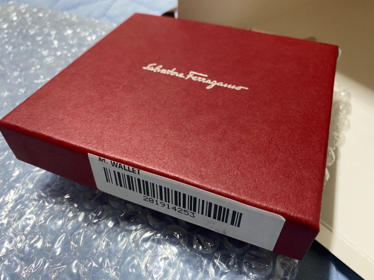 여성 카드지갑 페레가모(Ferragamo) 가격 어때요? 여성 카드지갑 페레가모(Ferragamo) 가격 어때요?