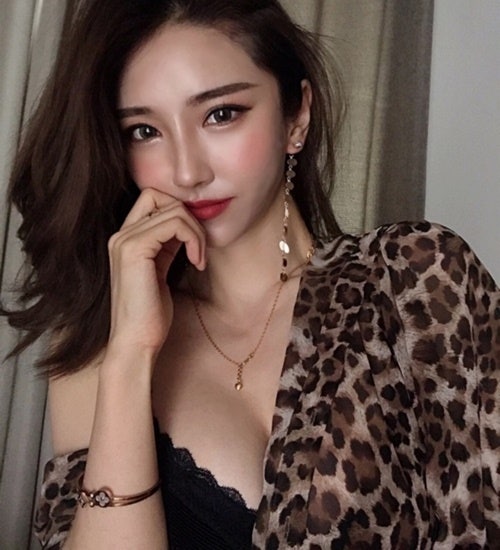 요즘 꽂힌 최애립 샤넬 루즈 알뤼르 벨벳 69,디올 울트라 루즈 999