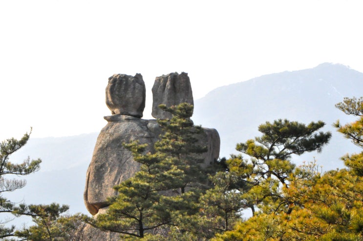  문화재와 기암괴석이 많은 예산 수암산