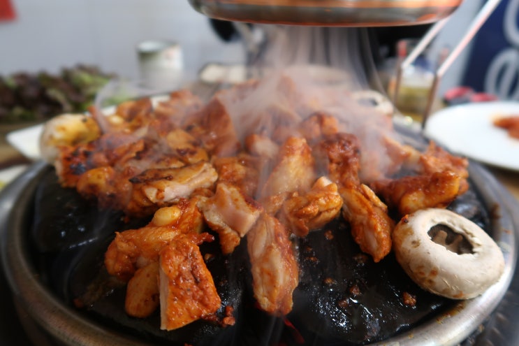 [춘천 맛집] 조약돌위에 구워먹는 숯불 닭갈비 맛집!! 여기가 원조!