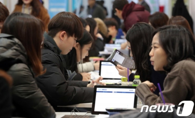  개학연기 고3 수험생 위해 '일대일 전화상담' 진학지도