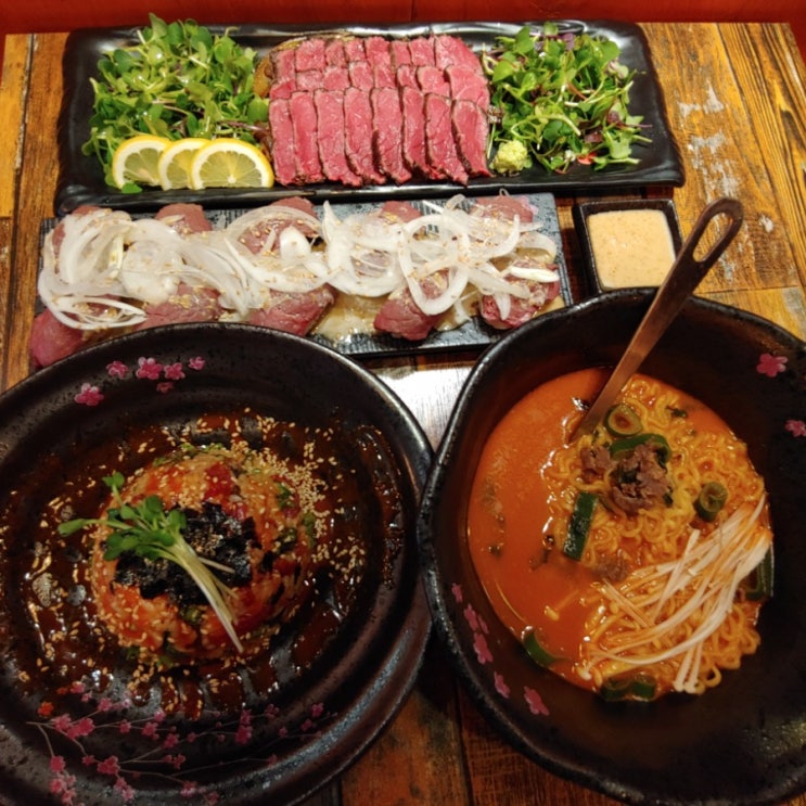  육회말투아웃 송탄점 : 평택 송탄역 맛집 한우육회 맛있는 술집