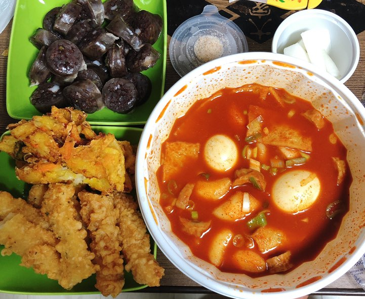청주 용암동에서 떡볶이 먹었어요. From.신호탕국물떡볶이(배달의민족) 청주 용암동에서 떡볶이 먹었어요. From.신호탕국물떡볶이(배달의민족)