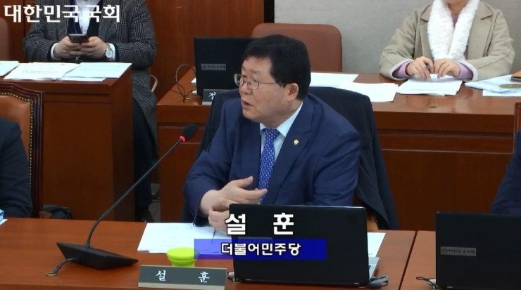  코로나19 대응 추경으로 경제에 온기를 불어 넣겠습니다.