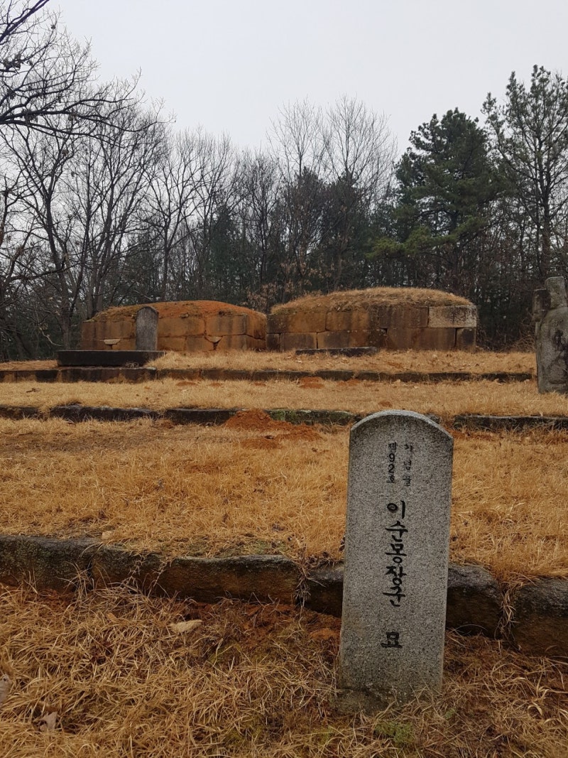 묘비: 묘비 묘비의 비밀을 밝히다 - FasterCapital, image size:800x1067