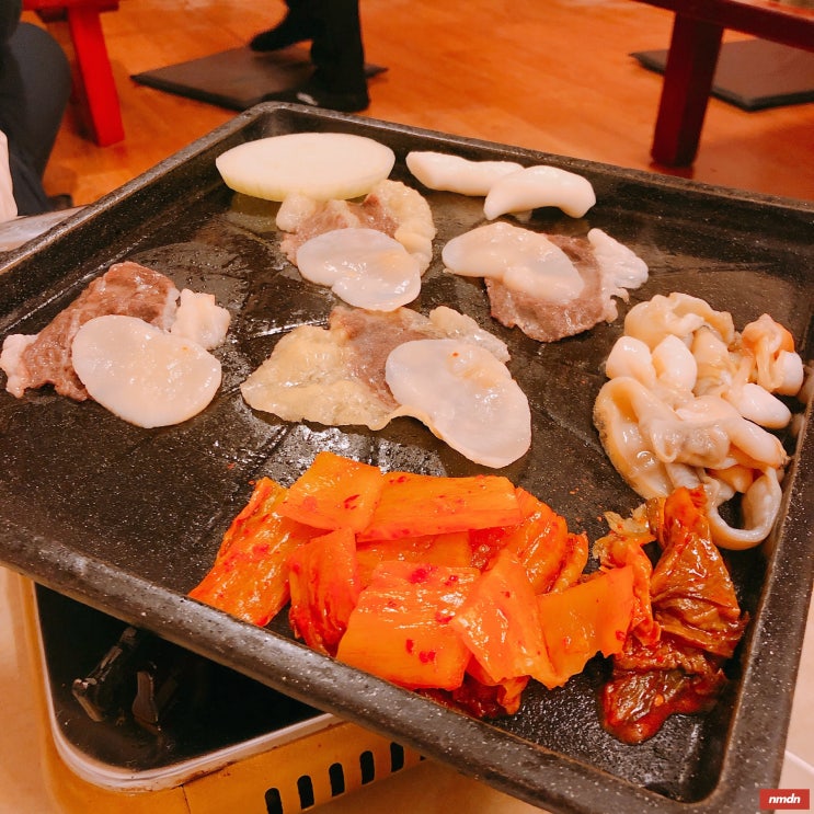  진대감 논현본점 | 차돌박이 삼합은 늘 옳다. 굽는 것도 순삭, 사라지는 것도 순삭