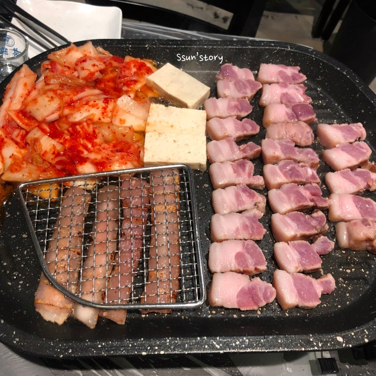  [속초 엑스포/청초호] 삼겹살을 맛있게 구워주는 '두텁돼지'