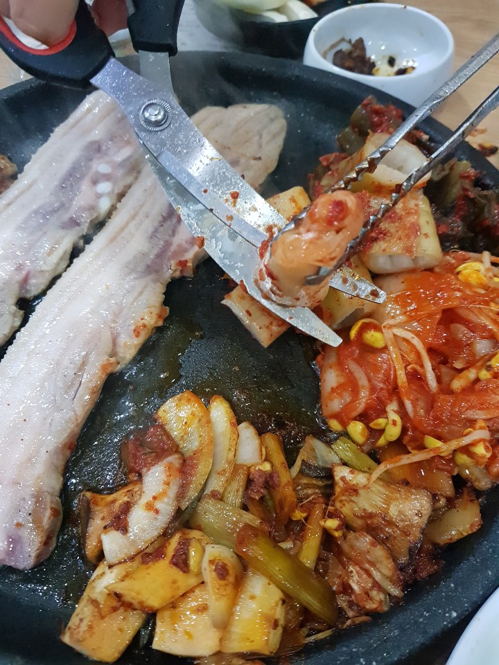  모임 장소로 딱! 광주 상무지구 삼겹살 파티~